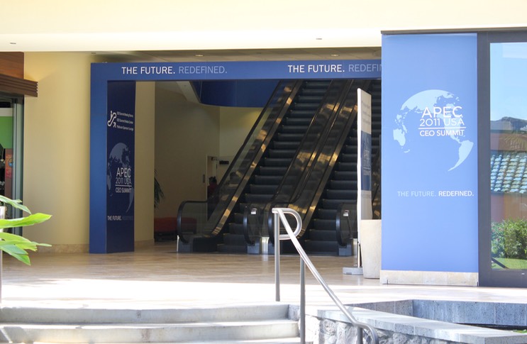 APEC 2011 Summit Display Escalator Gate4